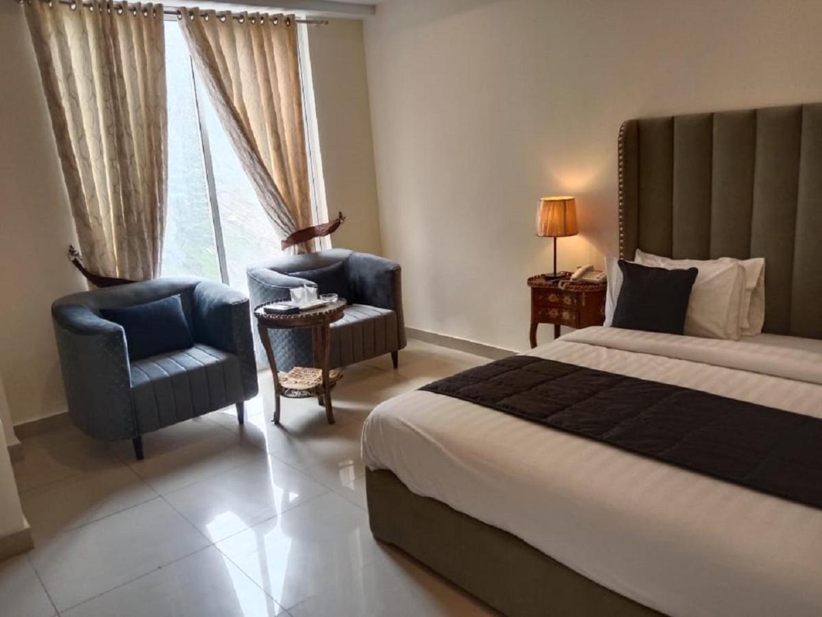Manila Heights Hotel Naran Esterno foto