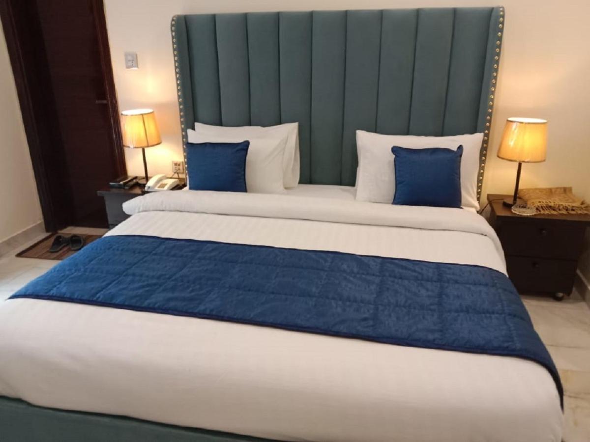 Manila Heights Hotel Naran Esterno foto