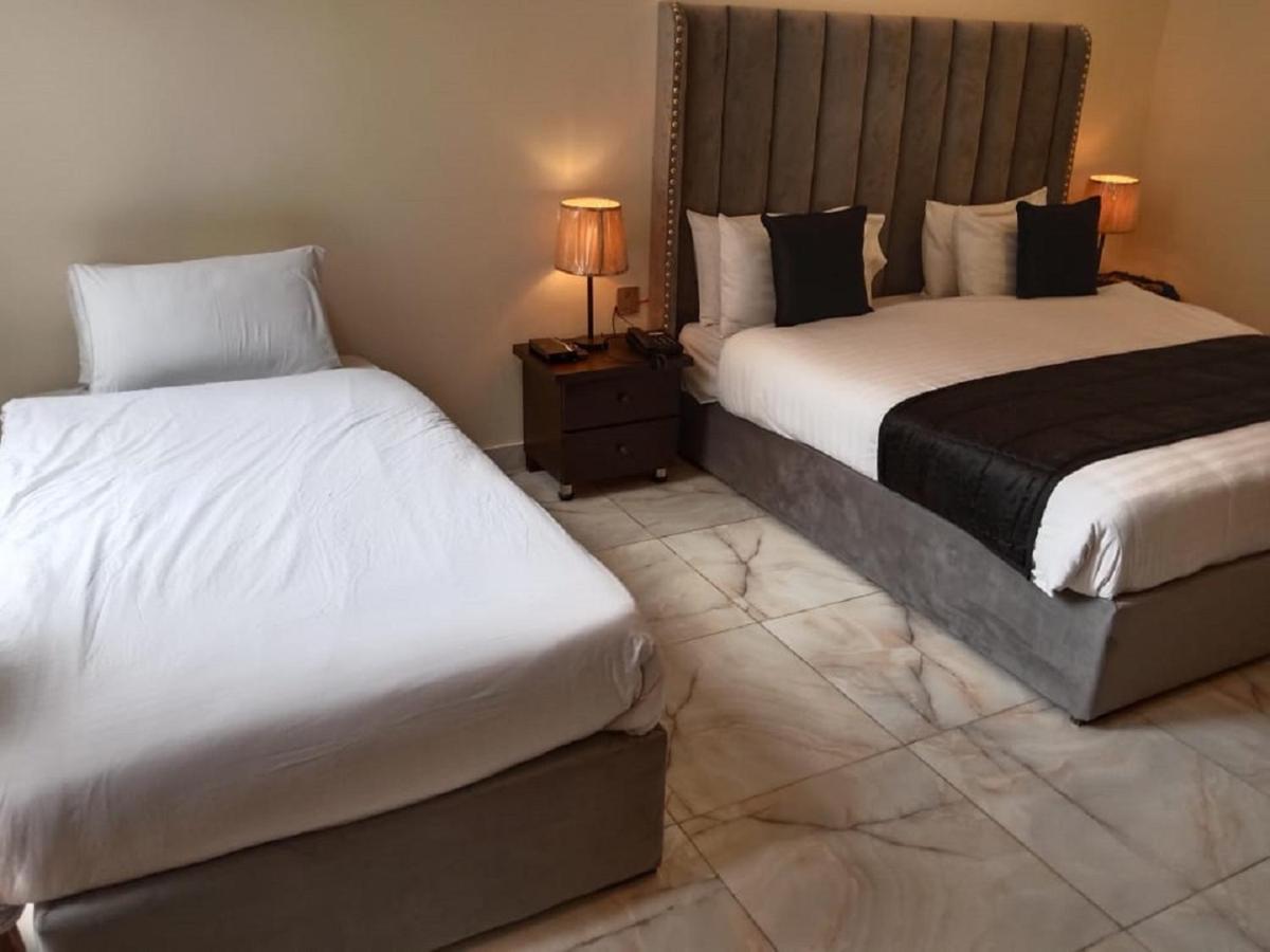 Manila Heights Hotel Naran Esterno foto
